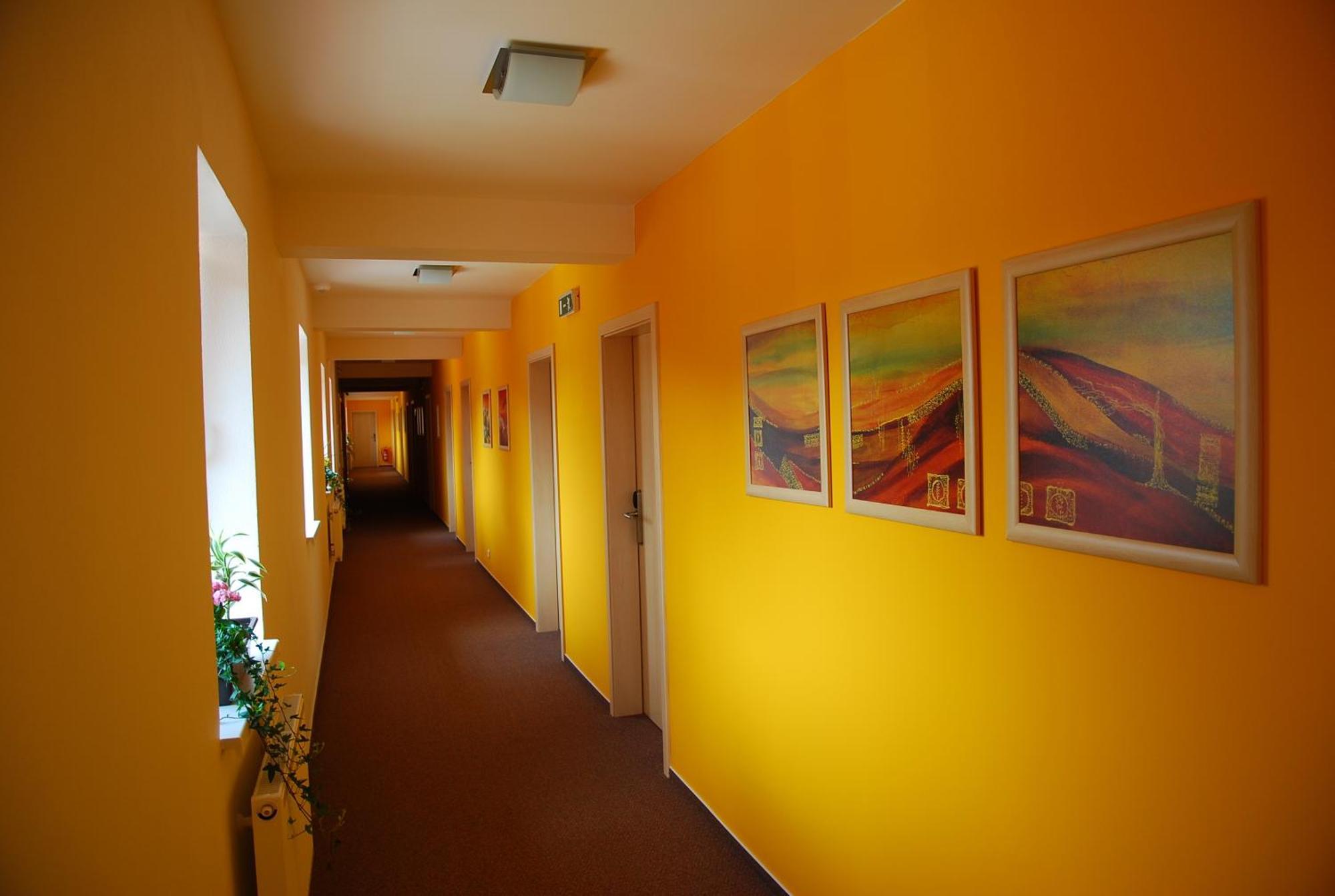 Hotel Senimo Olomouc Bagian luar foto
