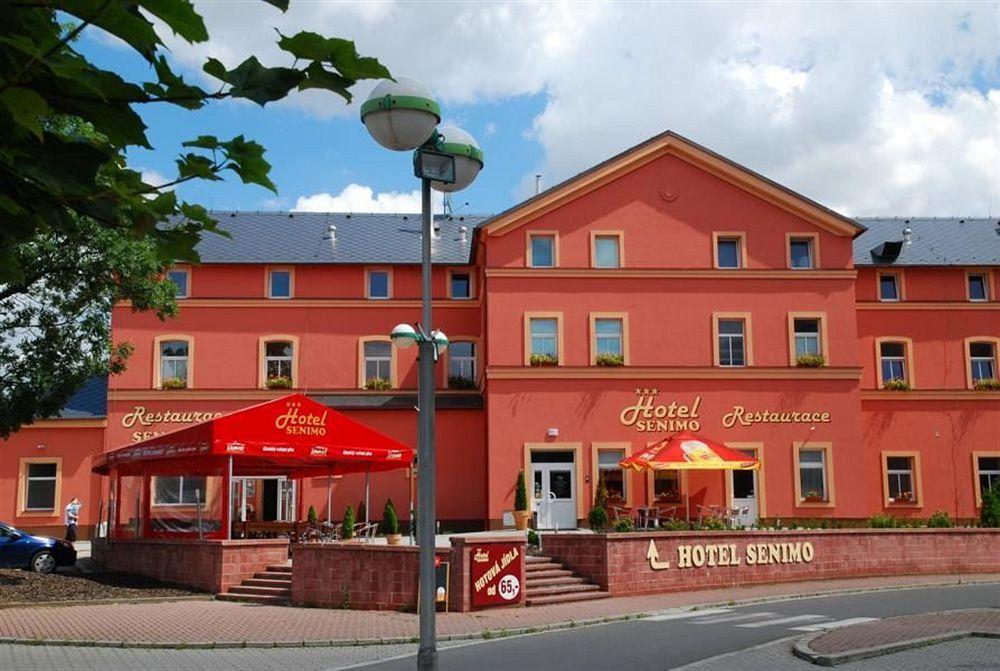 Hotel Senimo Olomouc Bagian luar foto