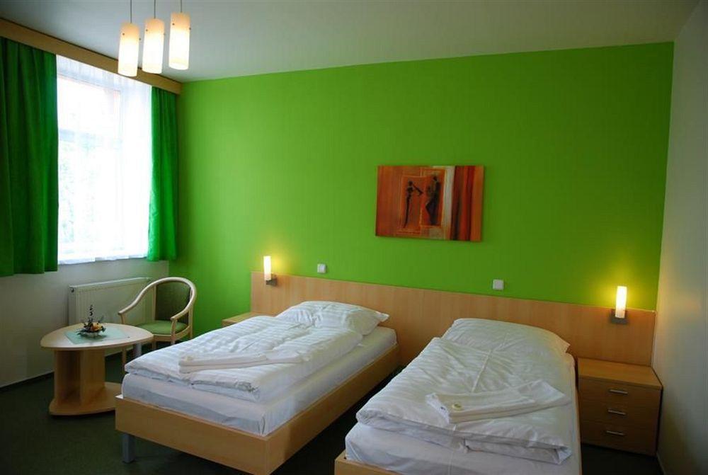 Hotel Senimo Olomouc Bagian luar foto